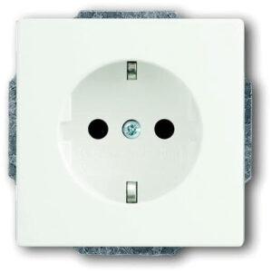 Busch-Jaeger Steckdosen-Einsatz erh.berühr.Schutz,ws 20 EUCKS-884 – Bild 1