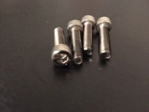 SG Leuchten ANTI-VANDALISMUS-Kit (4 Schrauben M 5x40) M540KIT – Bild 1