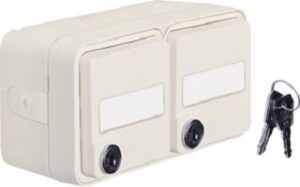 Berker Doppelsteckdose SCHUKO polarweiß AP 47893522 – Bild 1