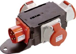 Bachmann CEE-Adapter 1xCEE-Gerätestecker 3xCEE-Steckdose 349.033 – Bild 1